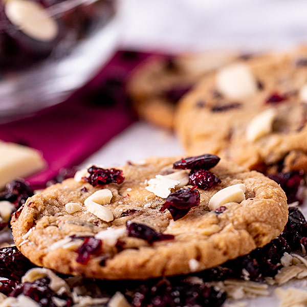 White Chocolate & Cranberry Cookie